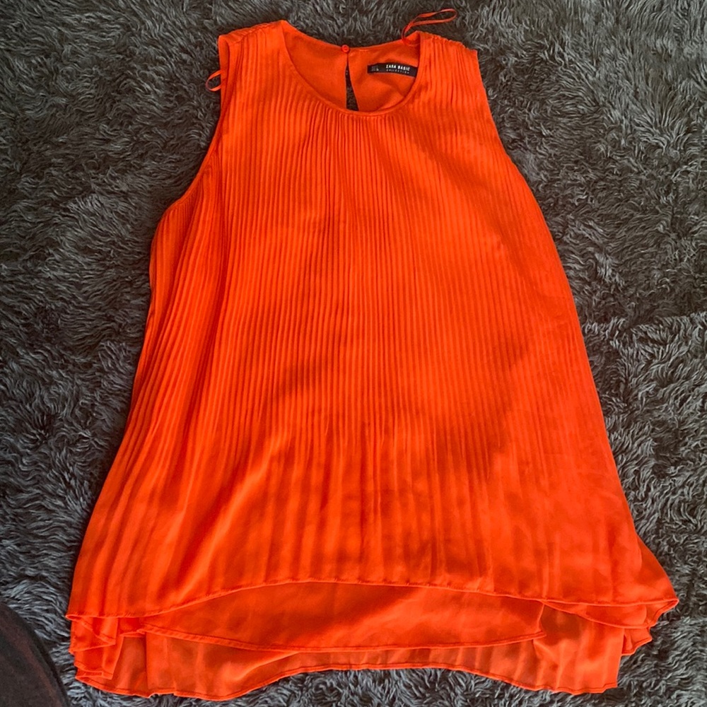 Zara orange pleated tunic lightly worn. Inside and wash tags all intact.